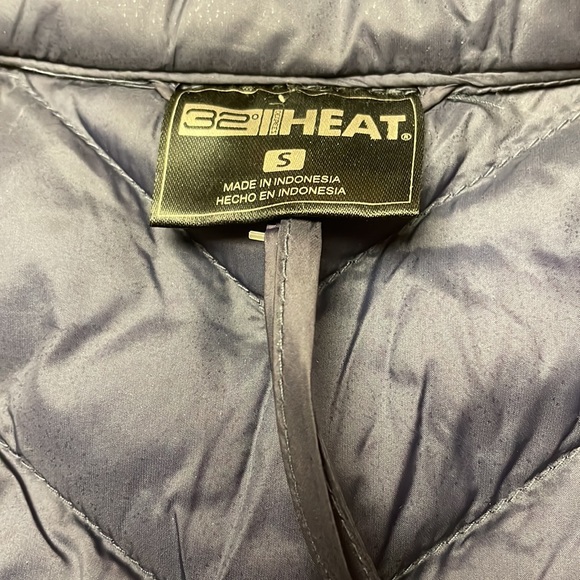 32•Heat Light Dark Blue Vest - Picture 9 of 13